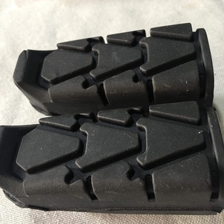 Cặp gác chân trước xe winner v1