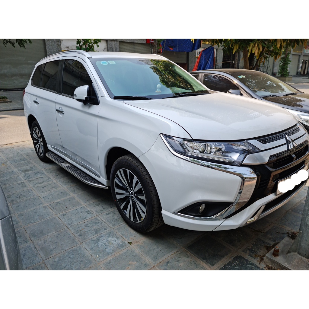 Bậc lên xuống, bệ bước chân xe Mitsubishi Outlander 2016-2022_Mẫu Nhôm đúc, siêu KM