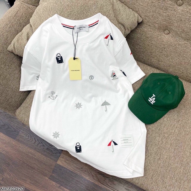 Áo thun nam cổ tròn, thêu hoạ tiết