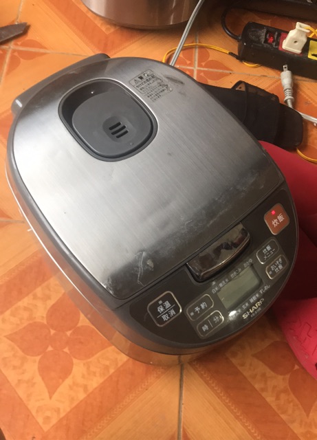 Nồi cơm điện của Nhật Sharp KS-Z101 (1L -đời 2012) | BigBuy360 - bigbuy360.vn
