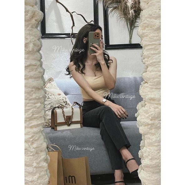 Áo thun croptop 2 dây bảng to