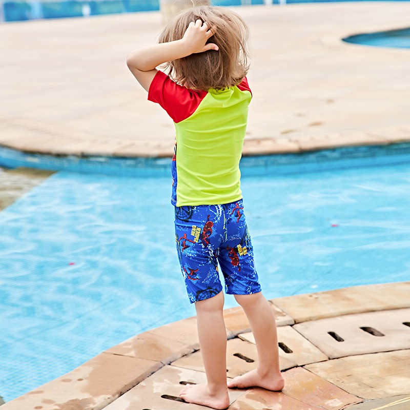 Bộ đồ bơi tay ngắn hoạ tiết siêu nhân người nhện kèm nón bơi cho bé trai BT95