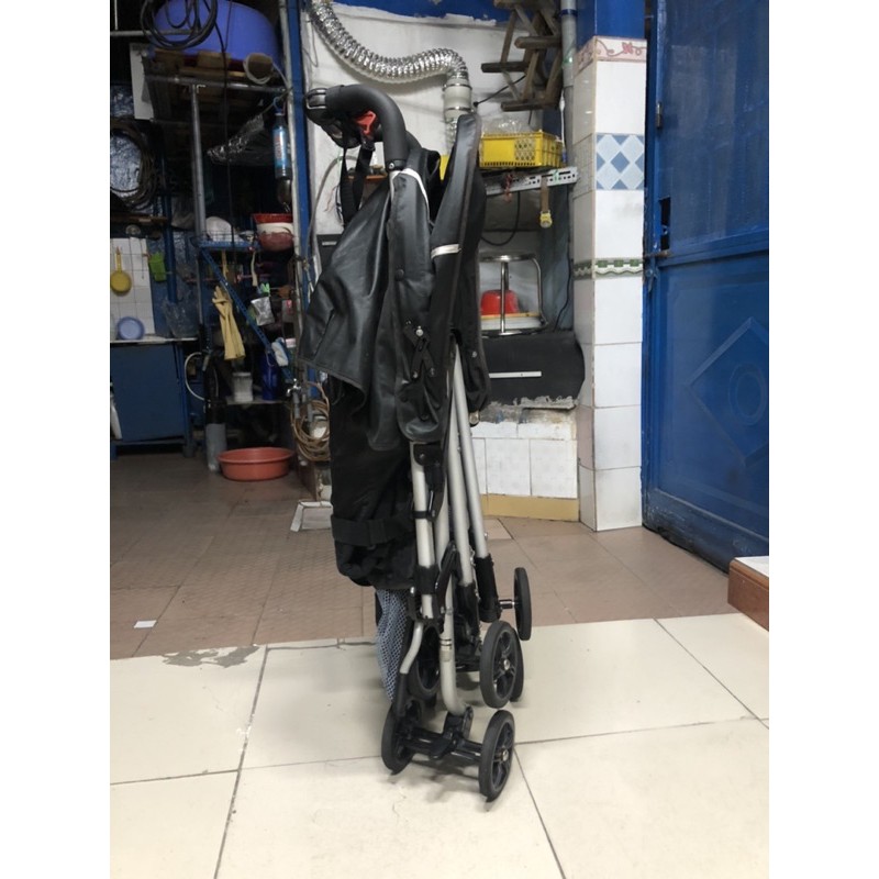 Xe đẩy Combi Gấp Gọn