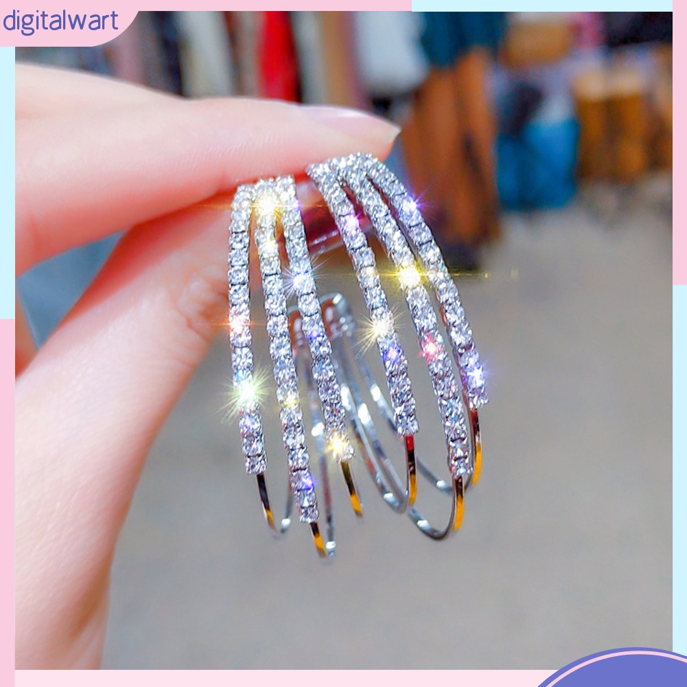 Hoa tai dạng vòng thời trang dành cho nữ