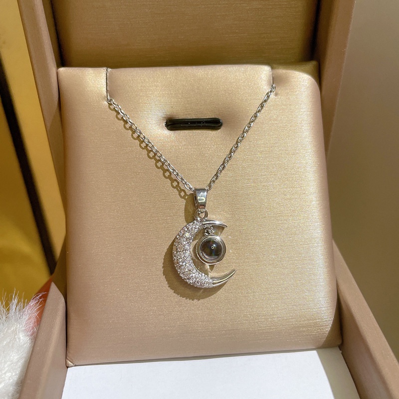 Vòng cổ Thép Titan Mạ Vàng 18K Mặt Trăng 100 Ngôn Ngữ I Love You Ngăn Dị Ứng Thời Trang Cho Nữ