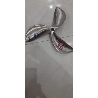 Chân vịt inox 3 cánh cốt xéo dùng cho máy xăng 11hp đến 13hp