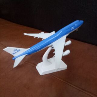 Mô hình máy bay tĩnh KLM 20cm B747 có bánh xe