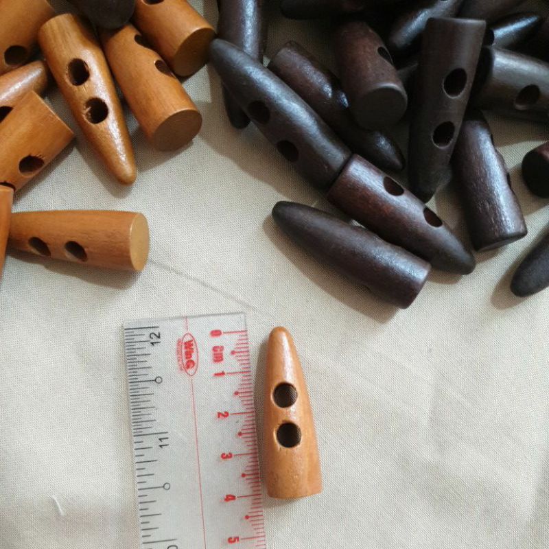 Khuy/nút gỗ hình chóp 12 chiếc/12k