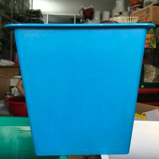 chậu vuông cao 30cm nhiều màu.