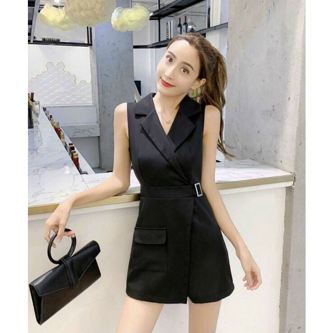 Bộ jumpsuit áo liền quần phối túi 1 bên màu đen