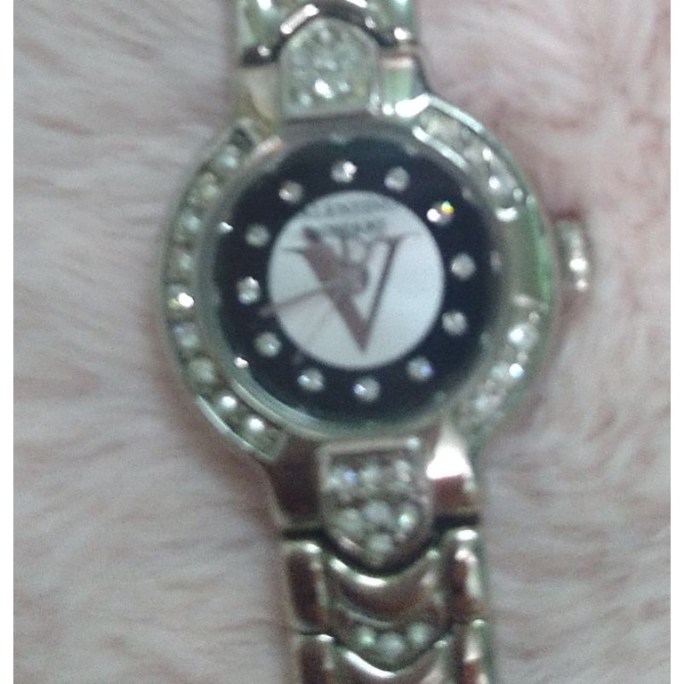 Đồng hồ si nữ hiệu Valentino