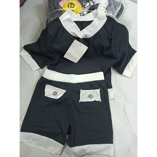 sét len gân đen size S 45k