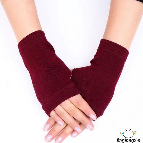 Đôi găng tay chất liệu len cashmere hở ngón giúp giữ ấm trong mùa đông cho nữ