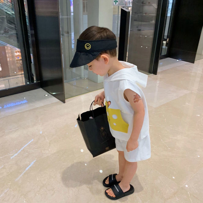 Bộ áo thun tay cộc có mũ trùm đầu + quần short năng động thời trang cho bé trai