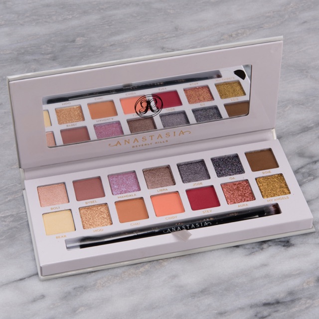 Bảng mắt Anastasia Beverly Hills Carli Bybel Palette