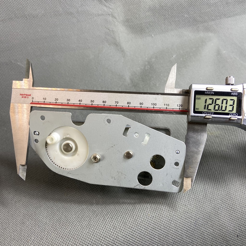 MOTOR 370 Kèm bánh răng chế máy phát điện mini. Cần quay lệch tâm.