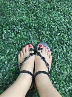 Sandal xỏ ngón đính hoa