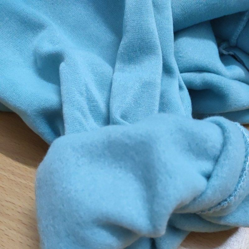 Áo khoác nỉ tay phồng rộng | BigBuy360 - bigbuy360.vn