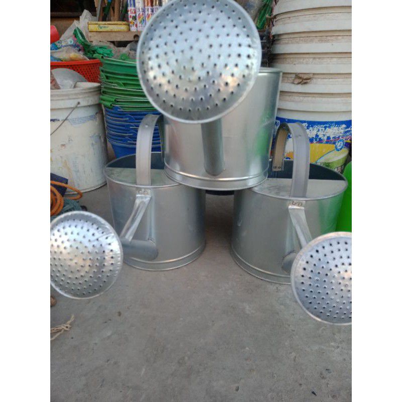 BÌNH Ô DOA TƯỚI BẰNG TÔN TẶNG KÈM VÒI  HOA SEN SIÊU BỀN