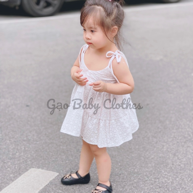 váy 2 dây trắng bé gái
