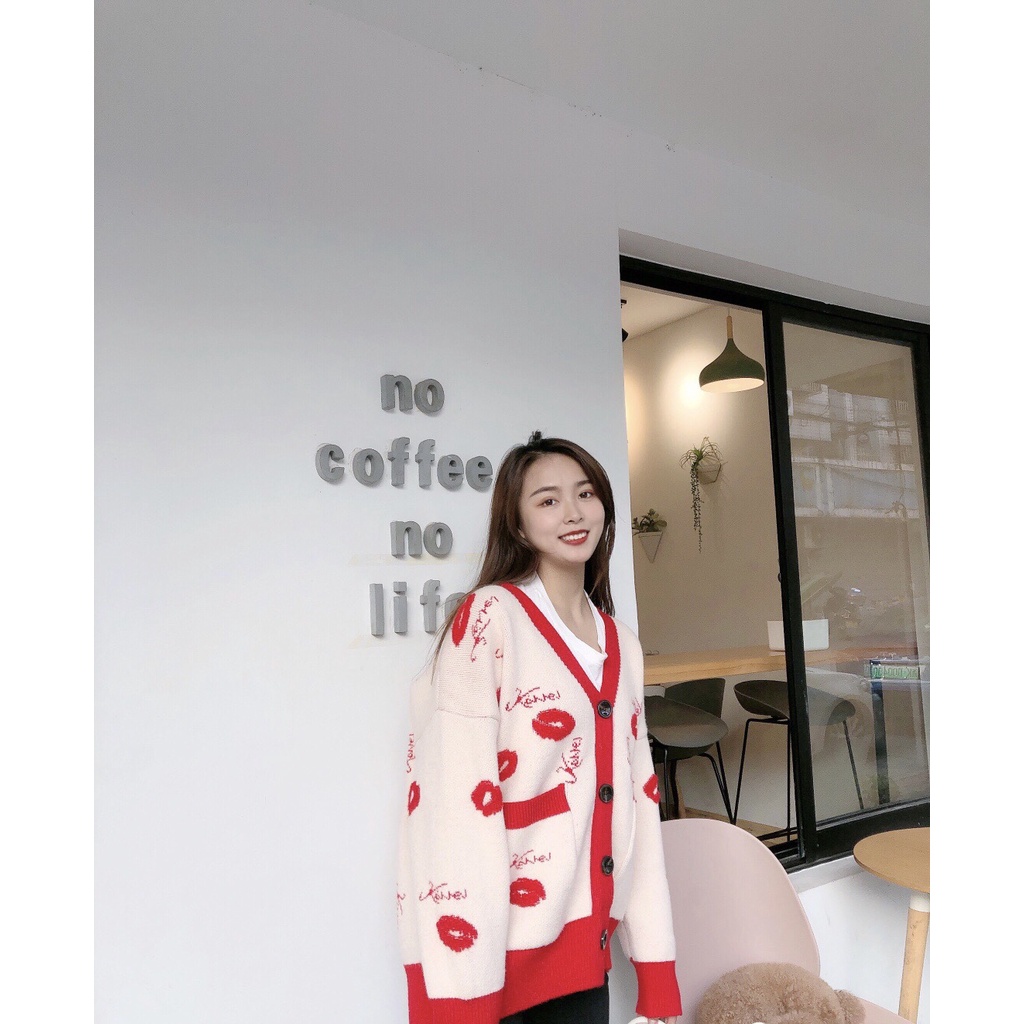Áo cardigan Forgirl họa tiết đôi môi phối túi có viền