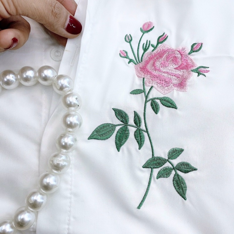 Áo sơ mi thêu hoa hồng