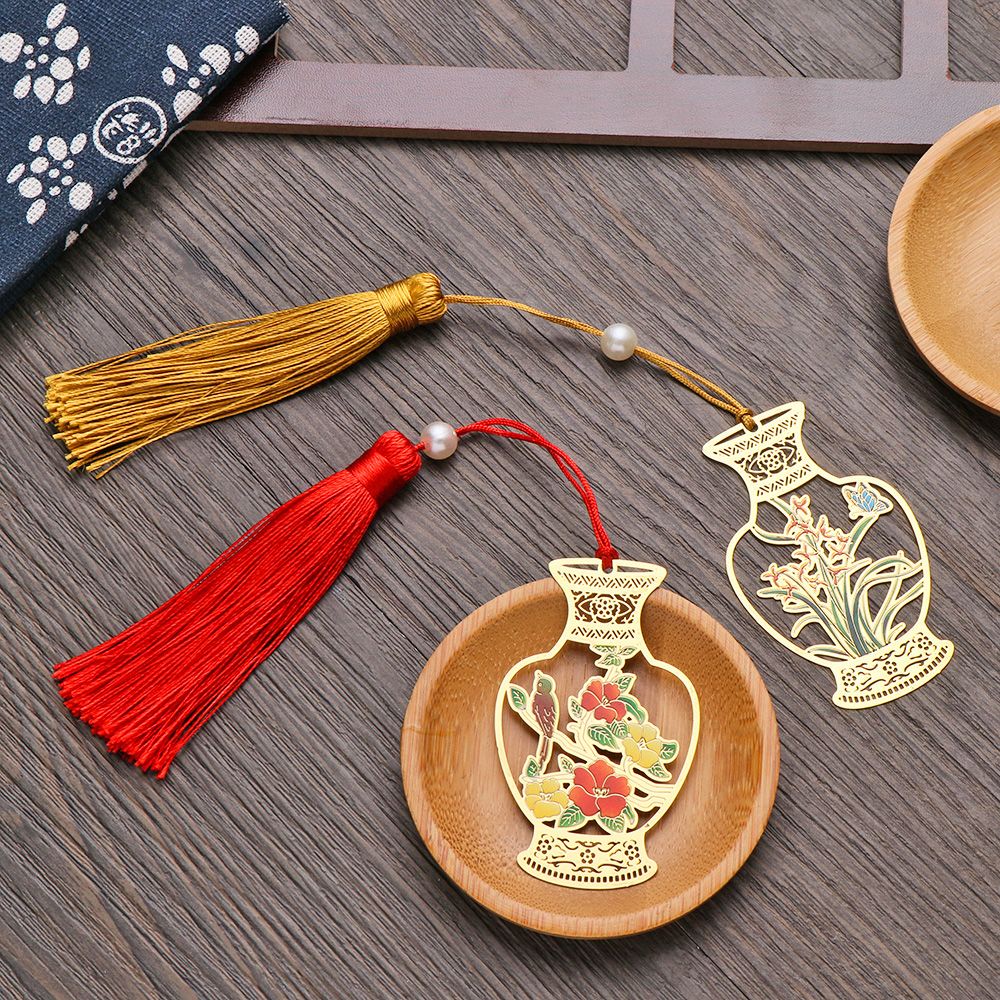 Kẹp đánh dấu trang sách hình bình hoa bằng đồng thau phối tua rua phong cách Trung Hoa cổ điển