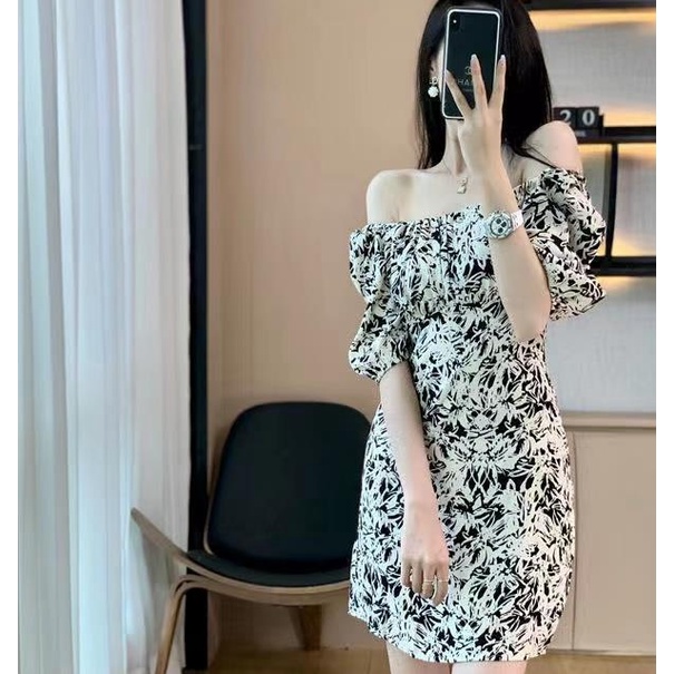 Đầm Cổ Vuông Tay Phồng Màu Đen Thêu Họa Tiết Xinh Xắn Thời Trang Cho Nữ