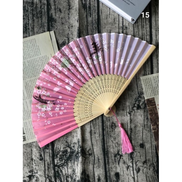 Quạt cổ trang Trung quốc lá liễu ven hồ vải lụa xếp cầm tay, quà tặng