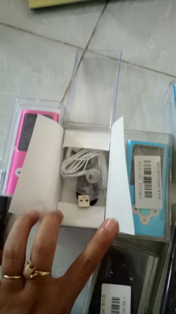 Máy Nghe Nhạc MP4 Kiểu Dáng Ipod Năng Động
