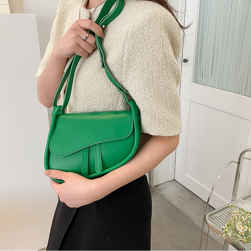 Túi đeo chéo IELGY có khóa nam châm thời trang đơn giản cho nữ