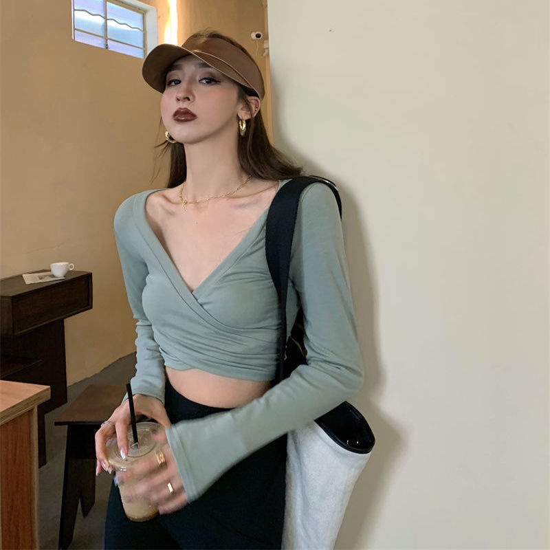 Áo Kiểu Tay Dài Cổ Chữ V Khoét Sâu Phong Cách Quyến Rũ