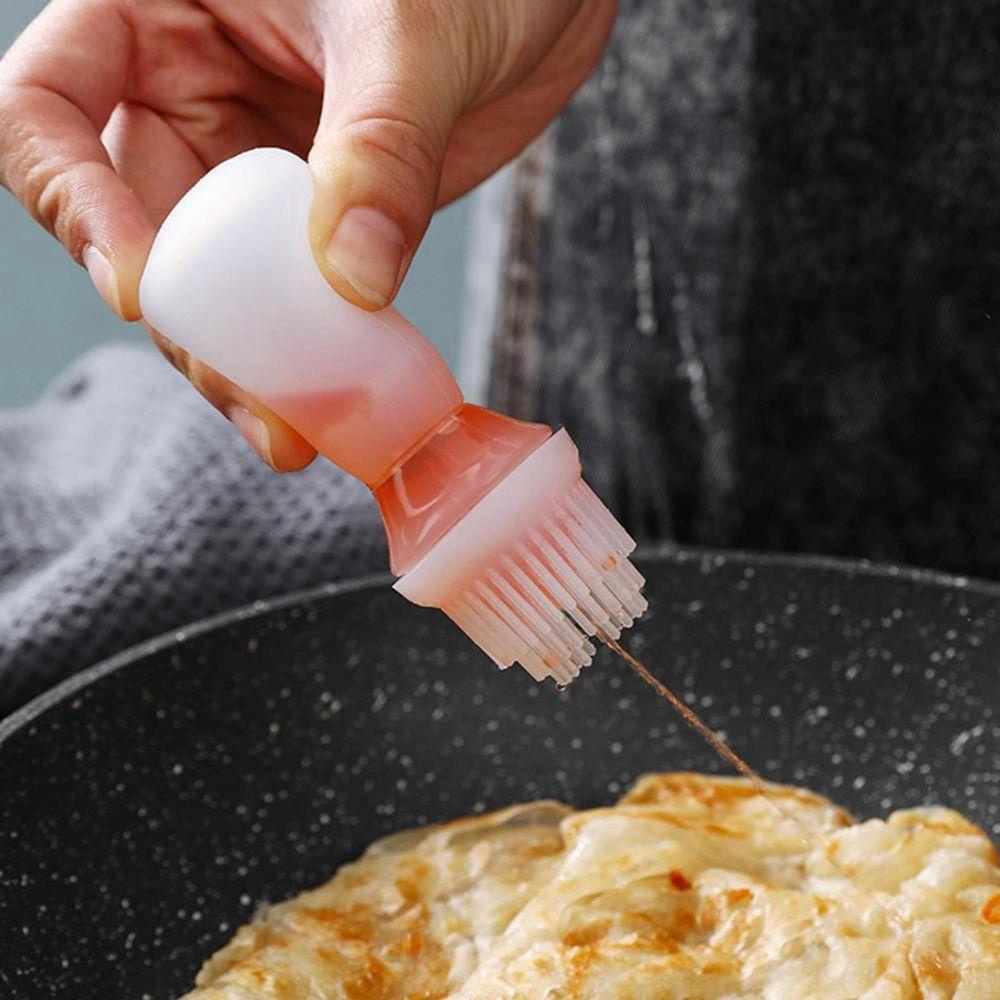 Bình Đựng Dầu Có Cọ Phết 1 Đầu Chịu Nhiệt Thiết Kế Nhỏ Gọn Tiện Dụng Cho Nhà Bếp / BBQ