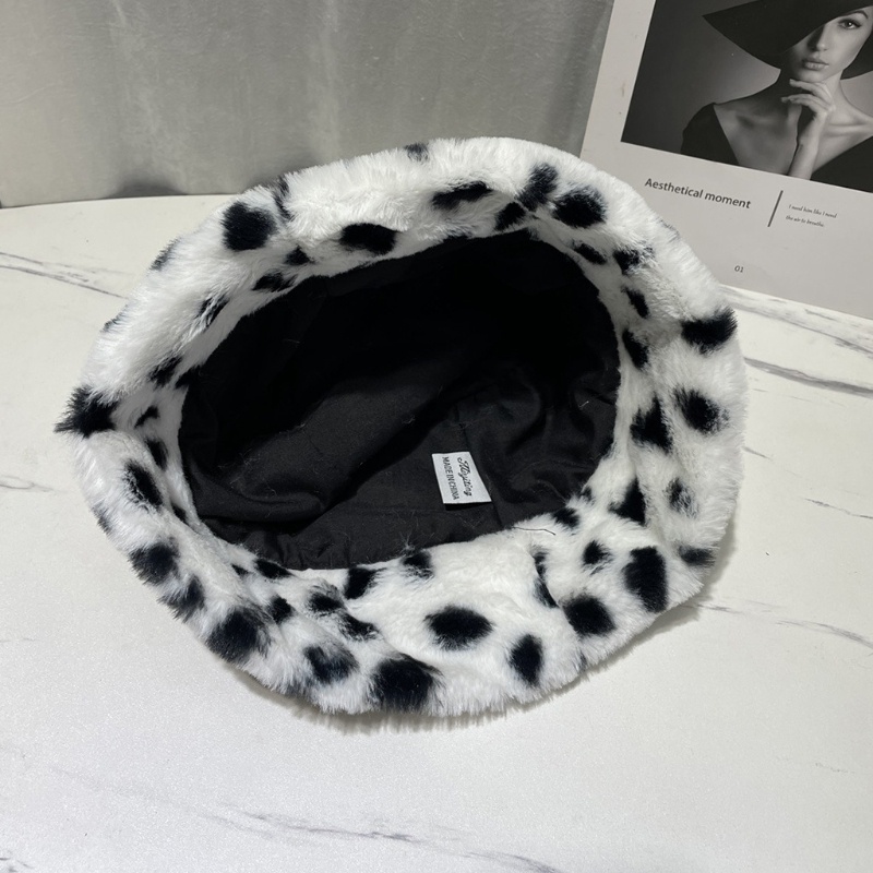 Mũ Tai Bèo Phủ Lông Dày Dặn In Họa Tiết Bò Sữa Đen Phong Cách Hip Hop Cá Tính