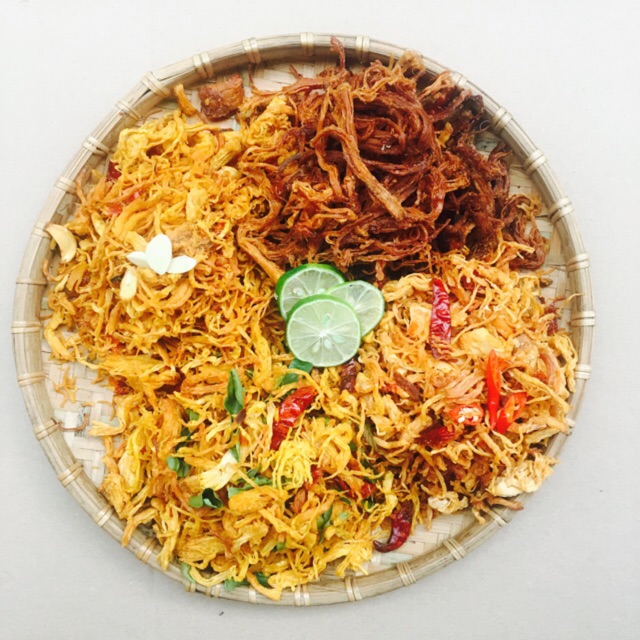 COMBO 500G KHÔ GÀ LÁ CHANH CAY VÀ 500GR KHÔ GÀ LÁ CHANH KHÔNG CAY