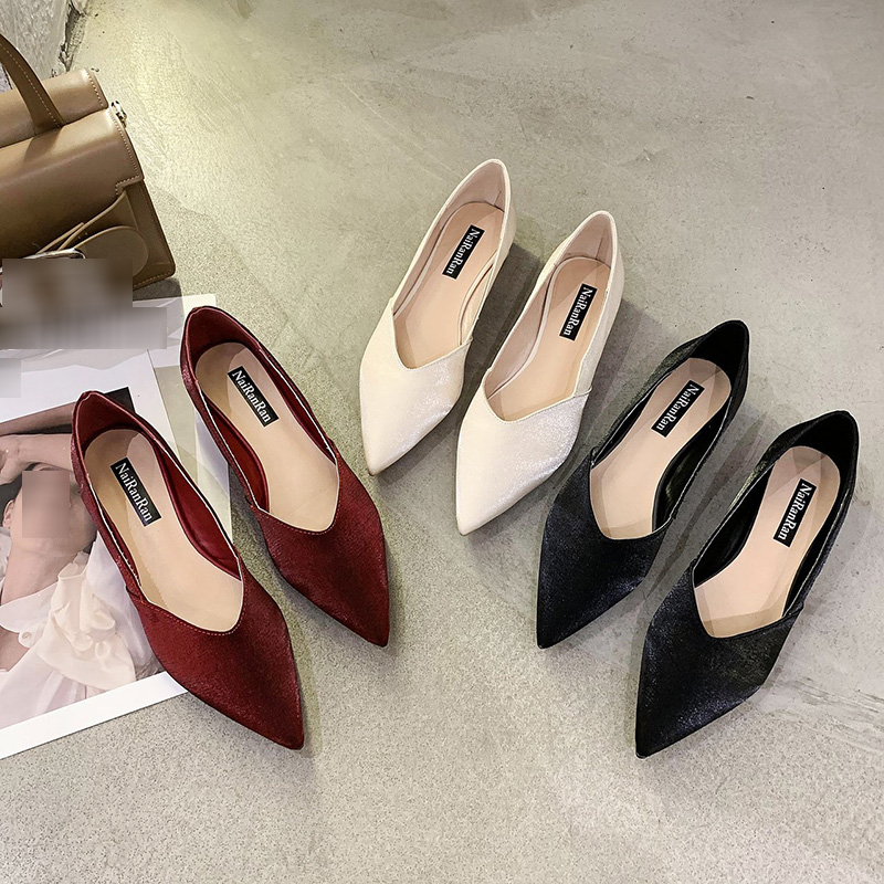 Giày mũi nhọn gót vuông đính ngọc trai thời trang nữ