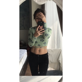 Áo croptop Pacsun chỉ còn nâu size M