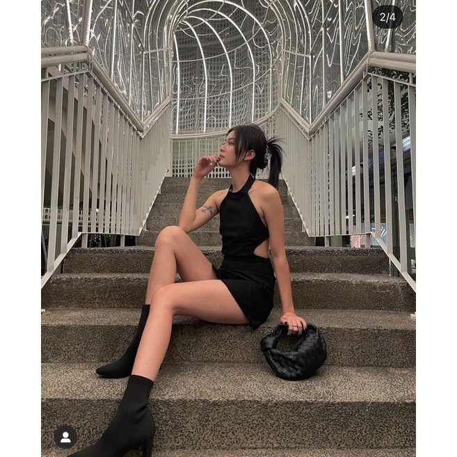 SET ĐẦM YẾM ĐEN CUTOUT LƯNG KÈM KHOÁC