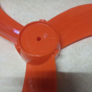 Cánh quạt 3 cánh màu cam