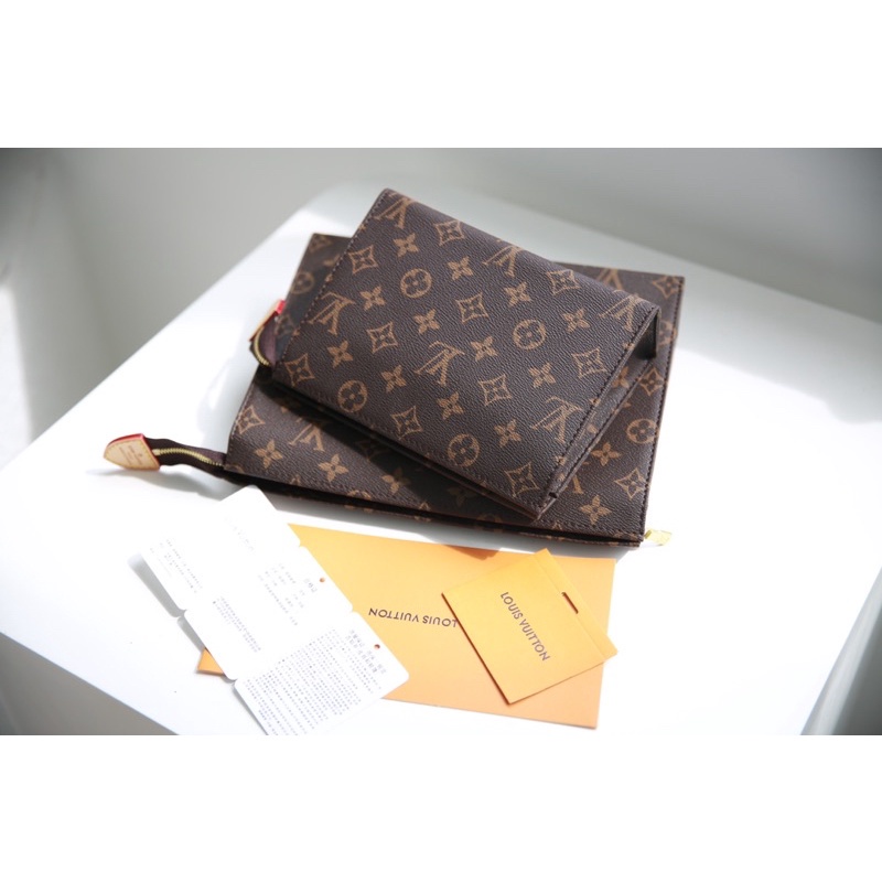Cluth Cầm Tay LV 2 Size 17/26  -  By Anh Dinh Phuong