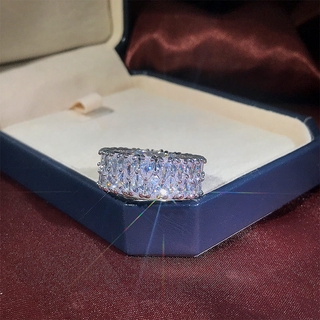 Nhẫn Đính Đá Zircon Sang Trọng
