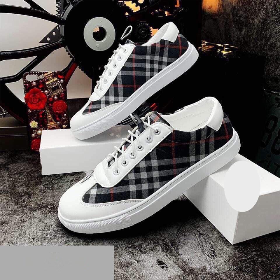 Giày nam sneaker thời trang kẻ sọc 2 màu kem và đen Hottrend 2021