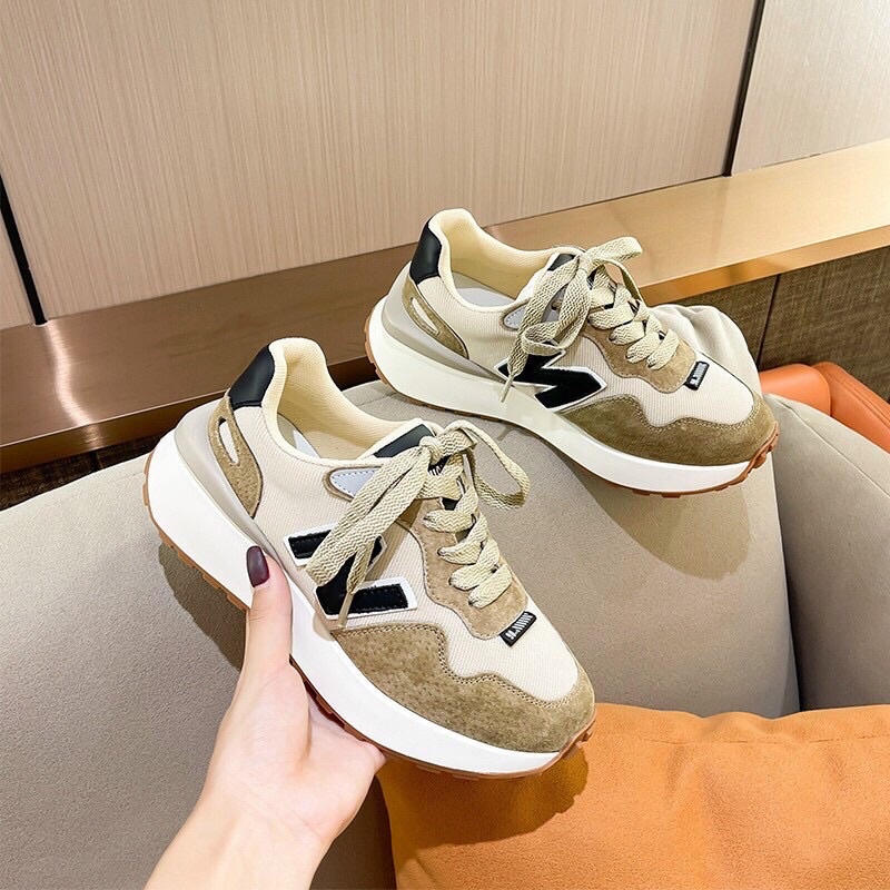 Giày thể thao nữ đế cao êm giày có chữ N khoá dây