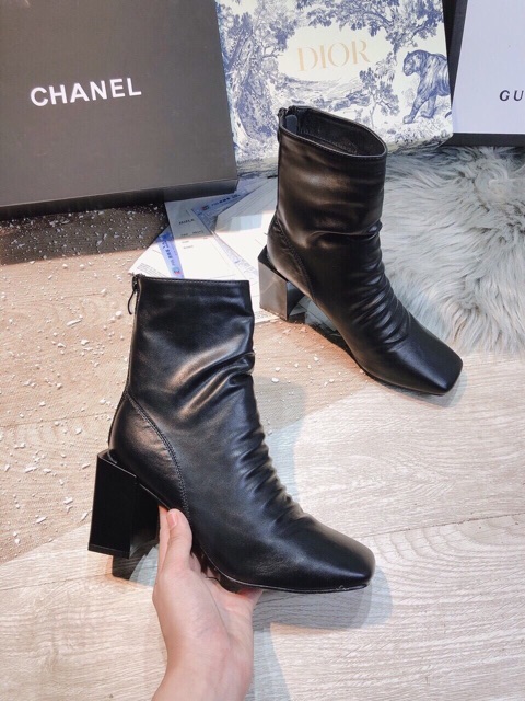 BOOT NHĂN CỔ CAO DA MỜ GÓT VUÔNG F01