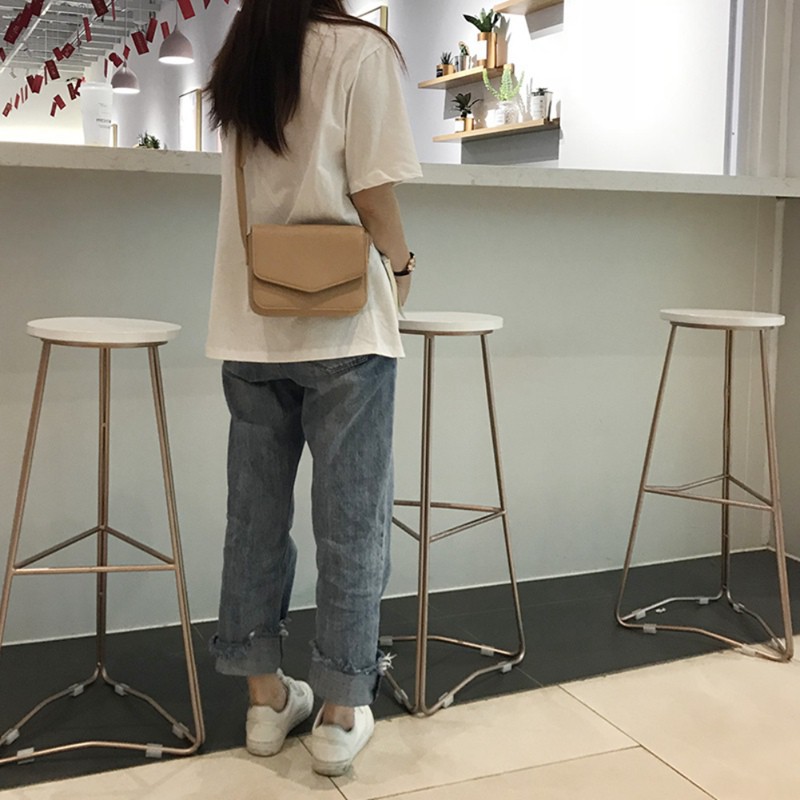 Túi xách nữ dáng vuông phong cách cổ điển | BigBuy360 - bigbuy360.vn
