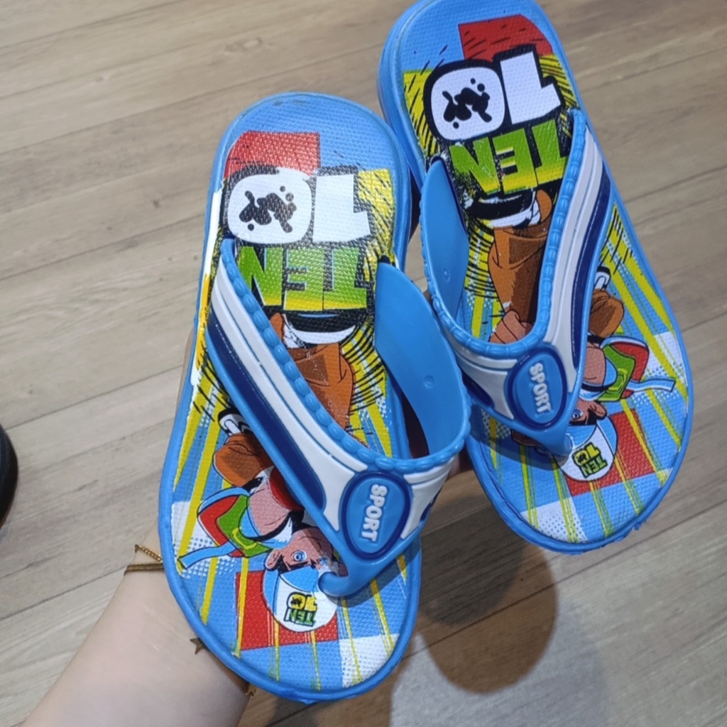 Dép lê bé nam kẹp ngón rất xinh đẹp