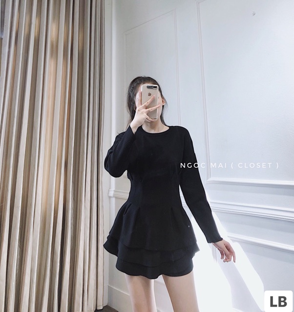 Áo len chiếu eo chân xoè