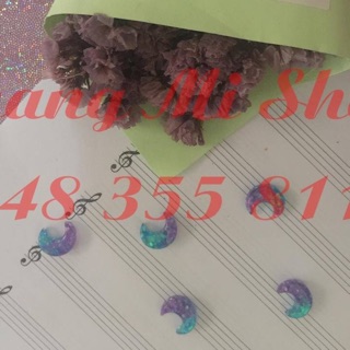 Charm mặt trăng kim tuyến