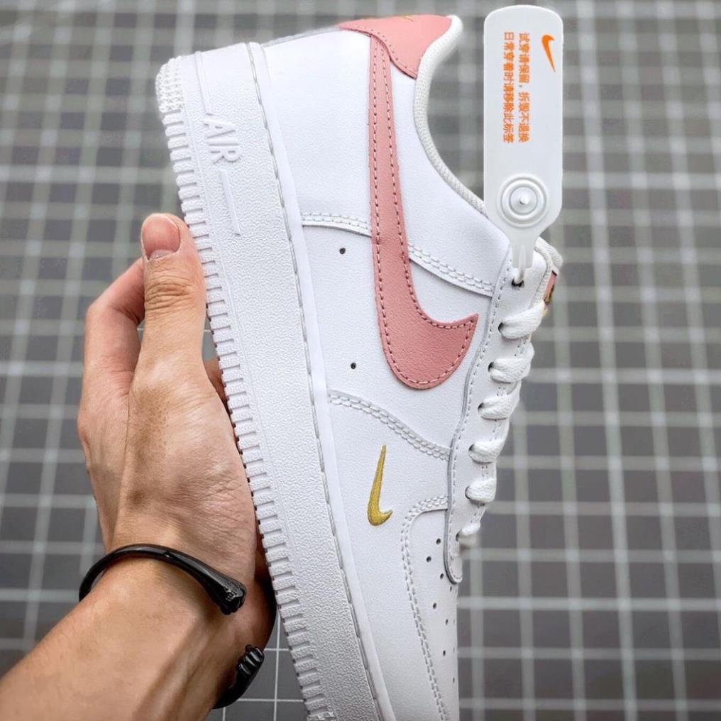 Giày thể thao nữ AF1 trắng móc hồng cổ thấp, Giày sneaker nữ AF1 trắng vệt màu hồng đầy đủ bill box và phụ kiện