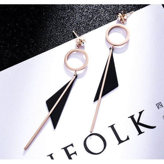 Bông tai titan nữ